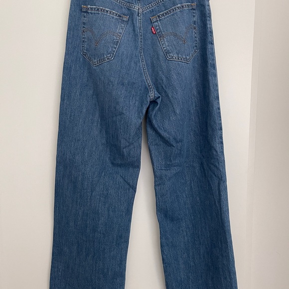 Levi’s High Wasted Straight Jeans - Picture 7 of 8